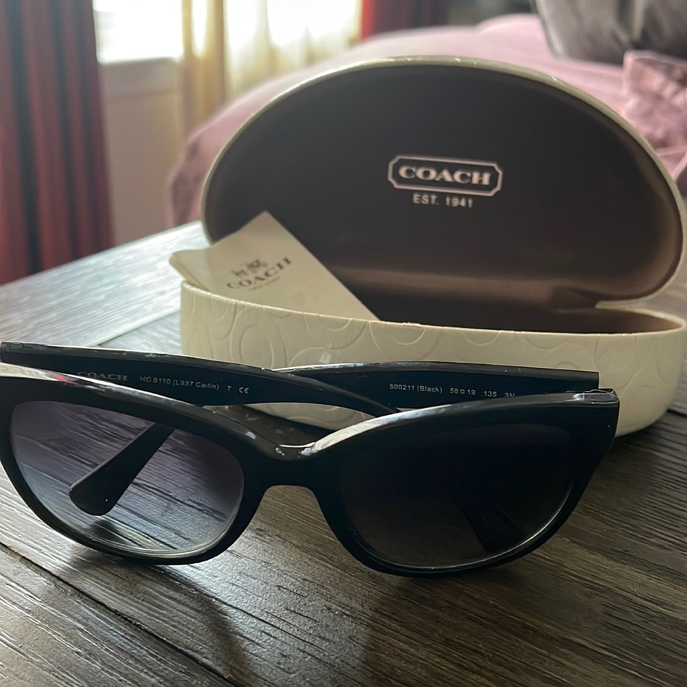 Black Coach sunglasses 🕶